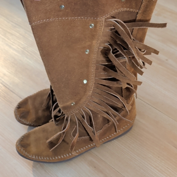 Minnetonka Brown Fringe Lace Up Boots - Picture 3 of 8